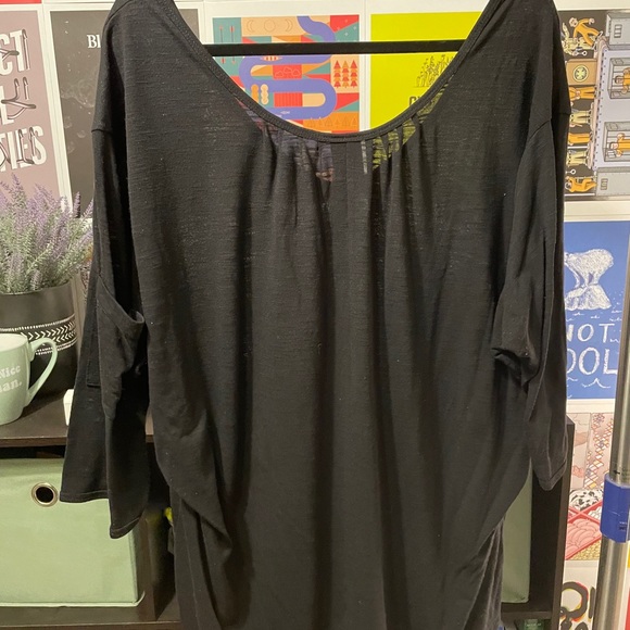 Black 3/4sleeve top - Picture 2 of 3